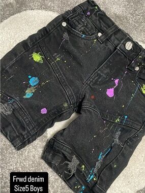 Frwd Denim Boys Black Paint-Splatter Shorts Size 5